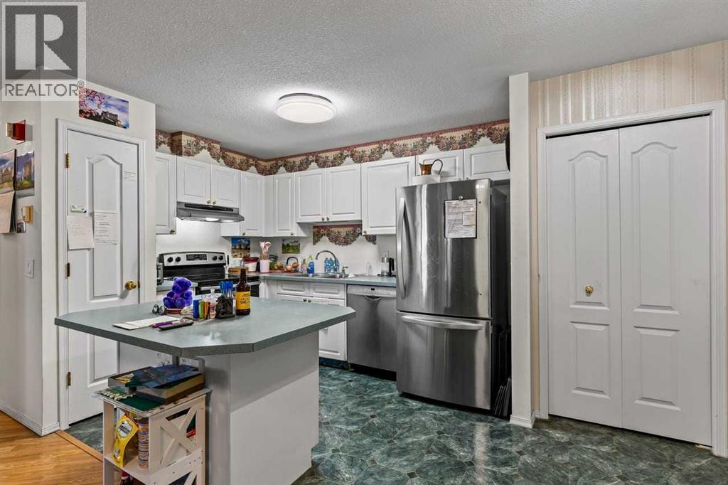 1723 35 Street Southeast Property Photo 5
