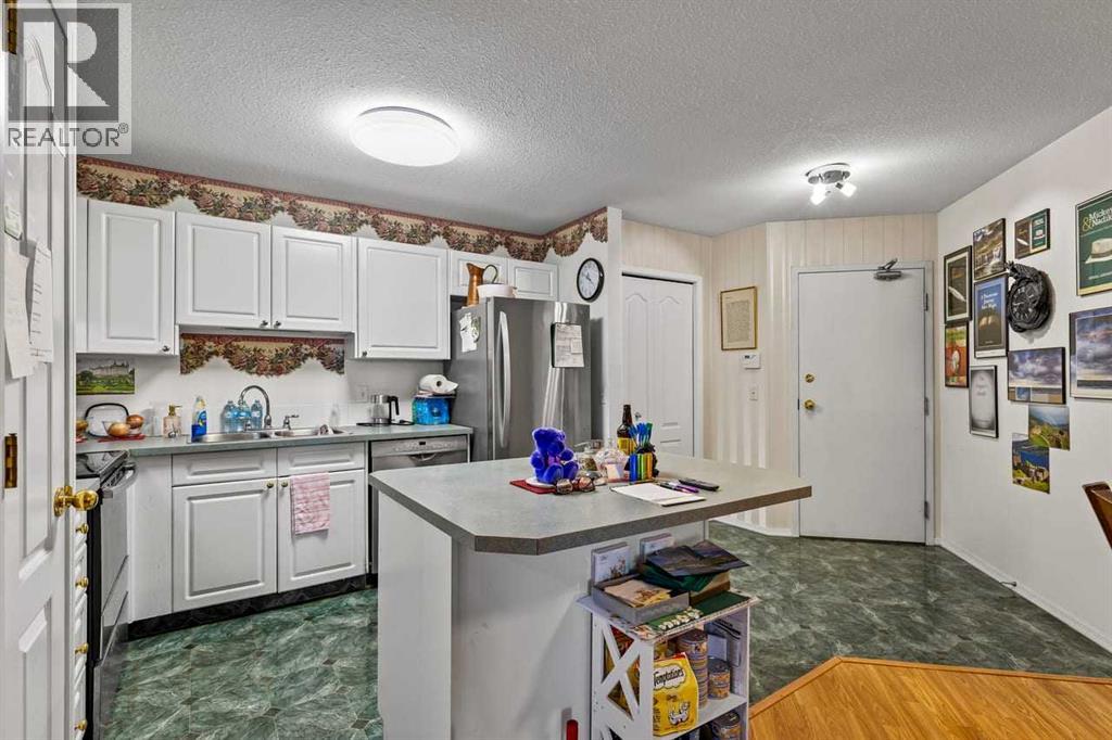 1723 35 Street Southeast Property Photo 6