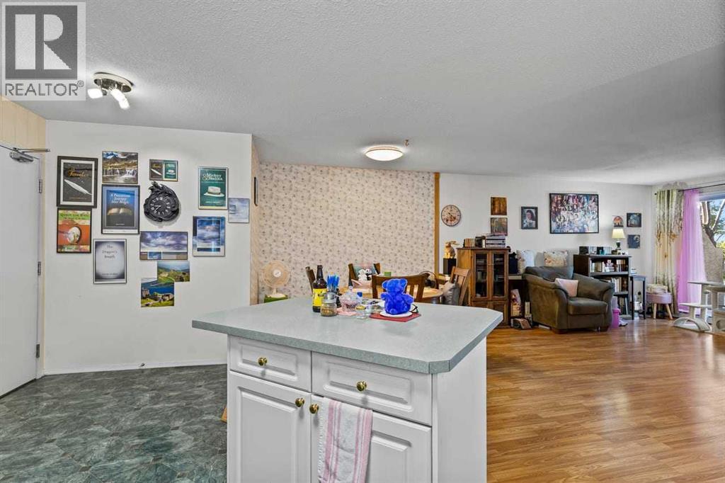 1723 35 Street Southeast Property Photo 8