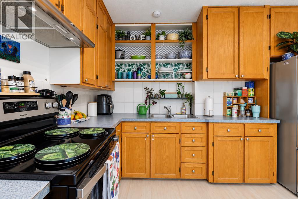 4518 52 Street Property Photo 10