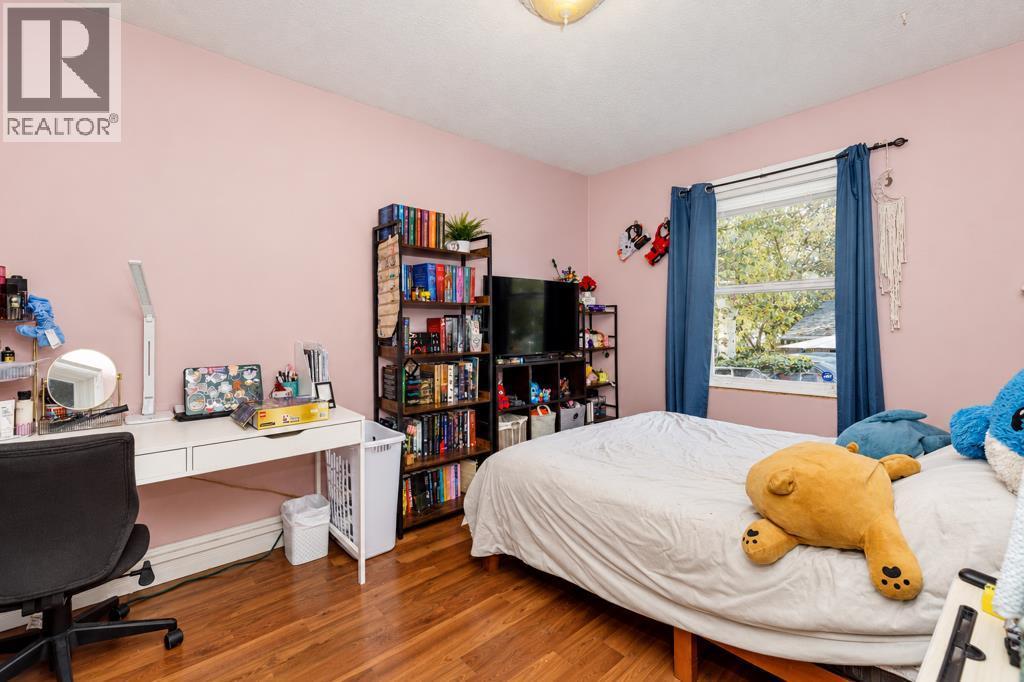 4518 52 Street Property Photo 15