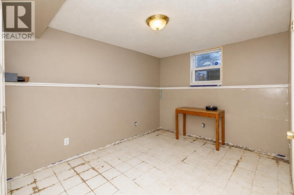 4518 52 Street Property Photo 23