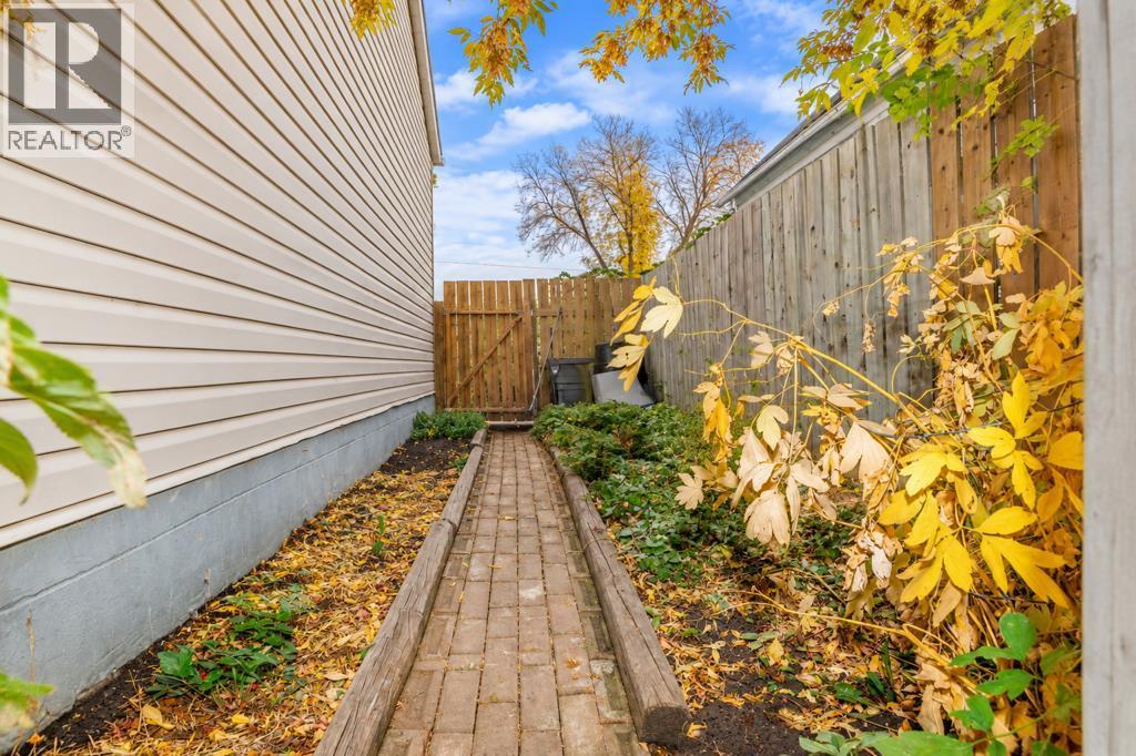 4518 52 Street Property Photo 34