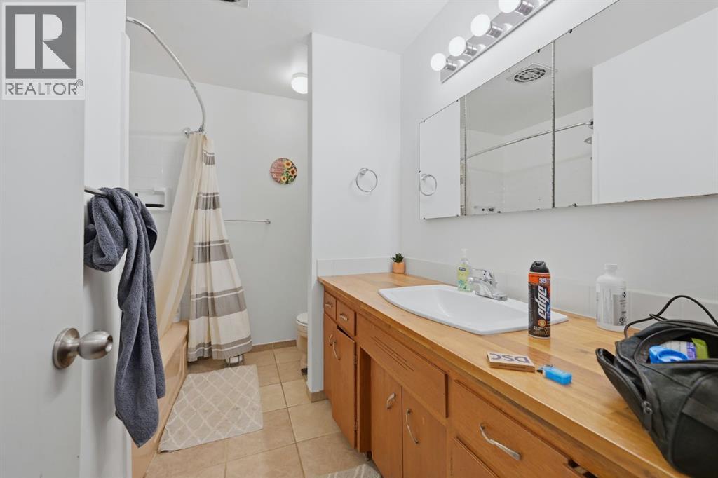 203 42 Avenue Sw Property Photo 23