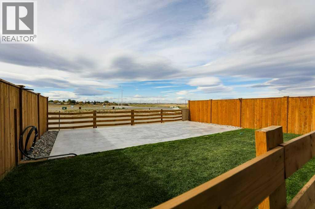 182 Caribou Bend N Property Photo 2