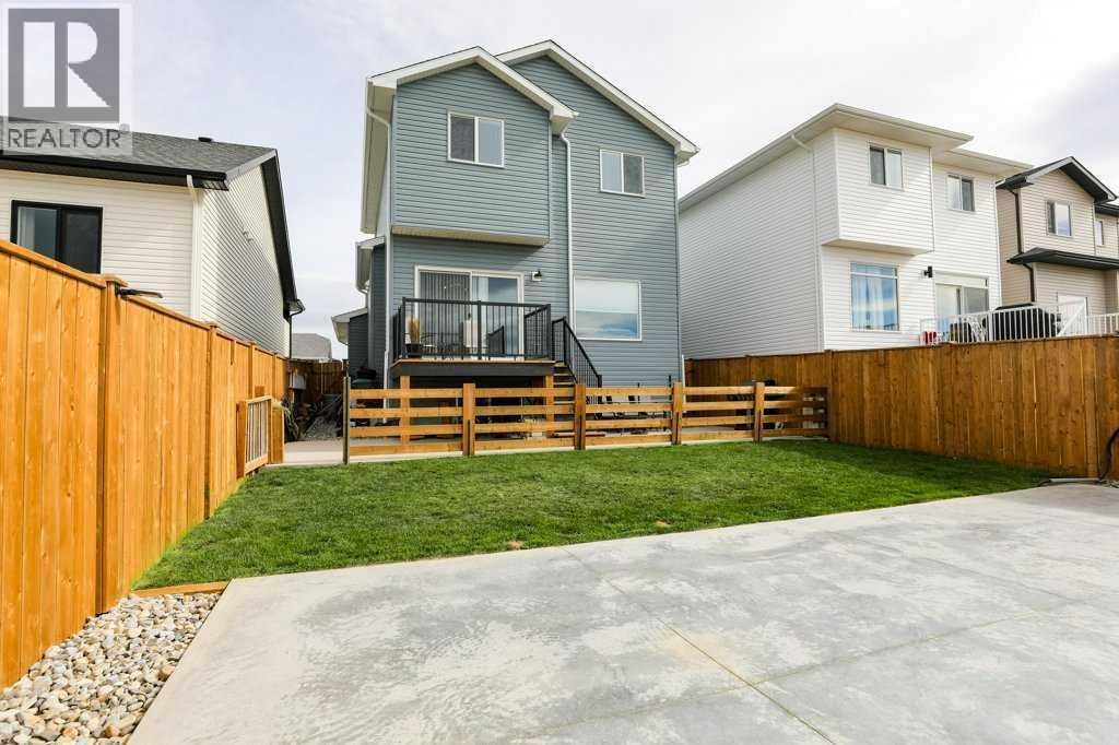 182 Caribou Bend N Property Photo 3