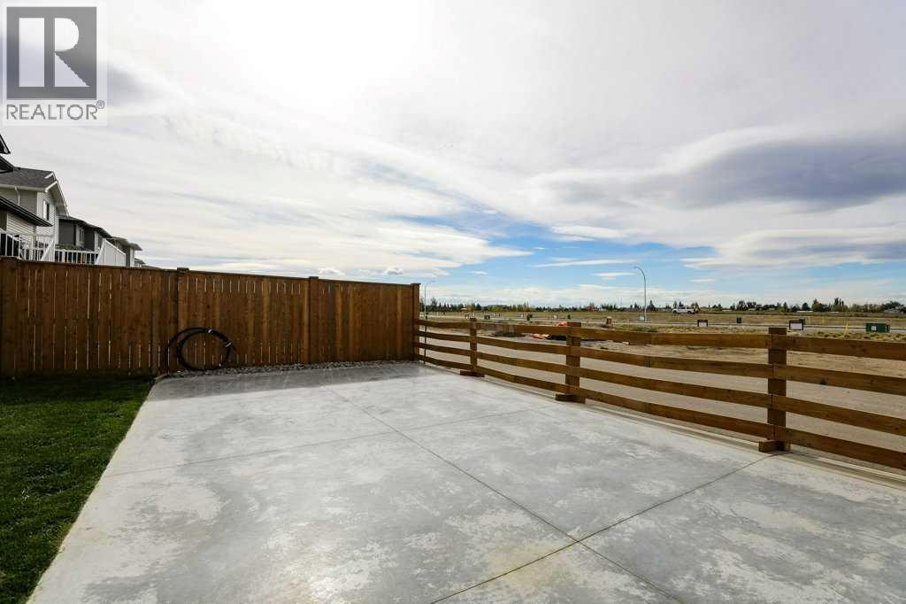182 Caribou Bend N Property Photo 4