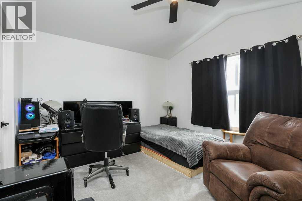 182 Caribou Bend N Property Photo 17