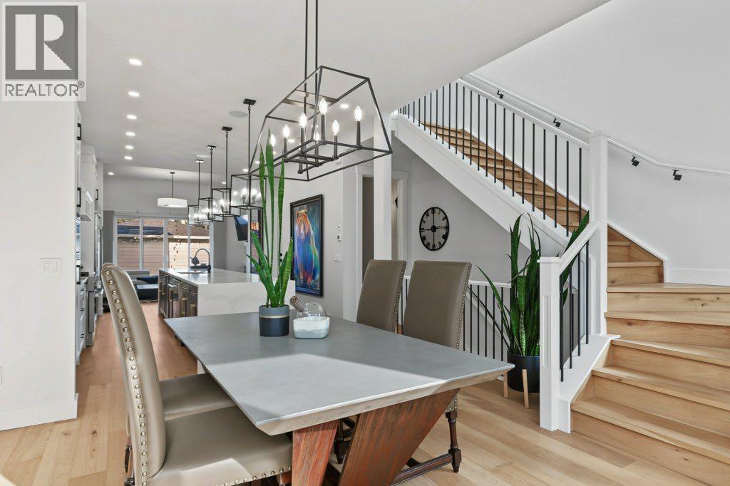 1906 43 Avenue Sw Property Photo 3