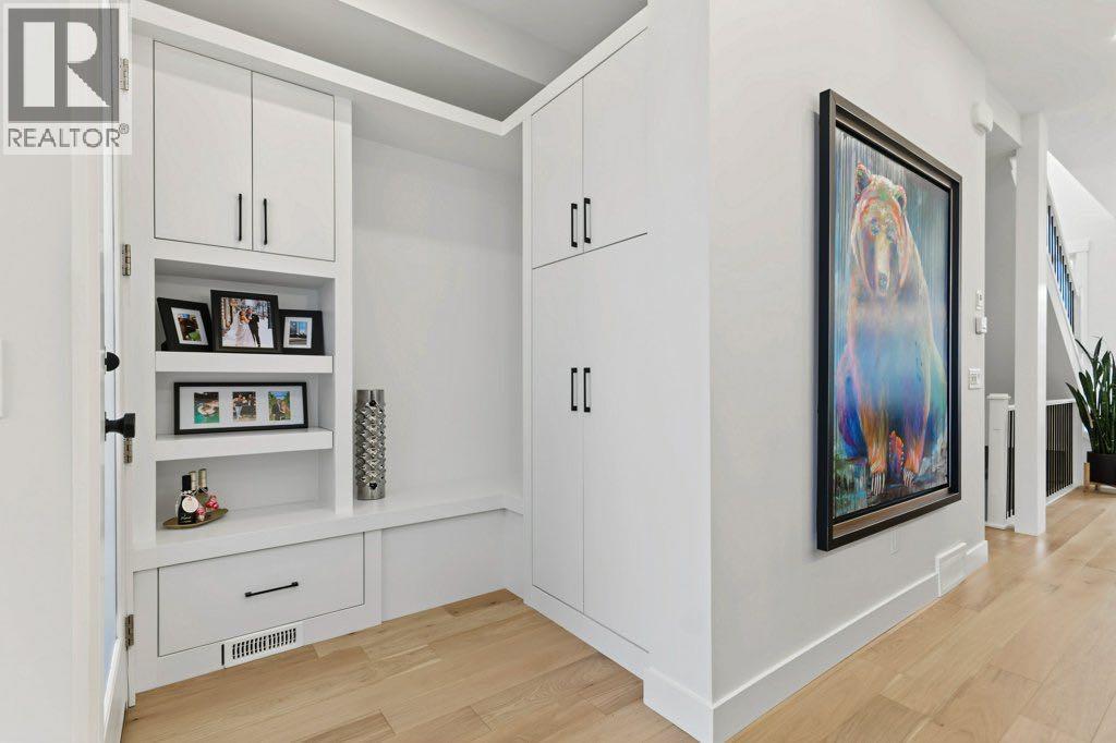 1906 43 Avenue Sw Property Photo 9