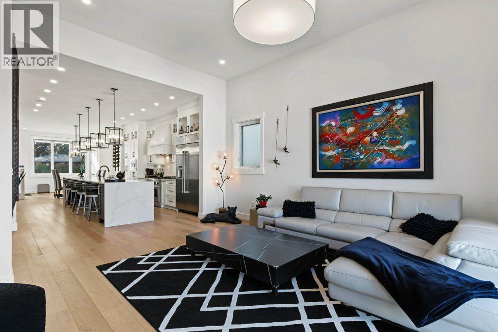 1906 43 Avenue Sw Property Photo 12