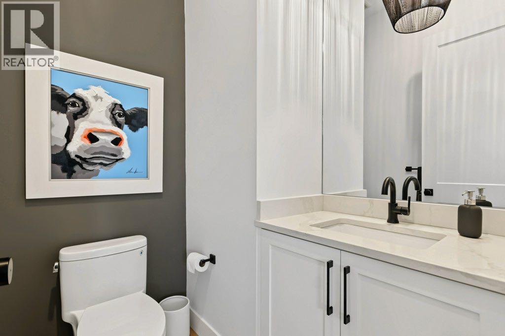 1906 43 Avenue Sw Property Photo 13
