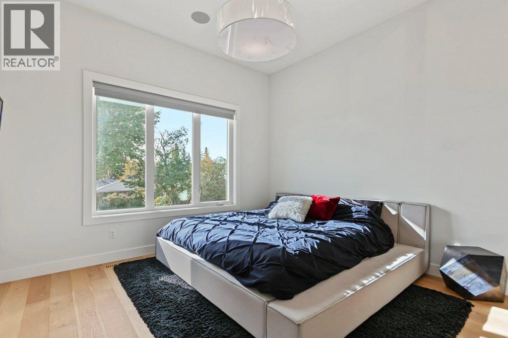 1906 43 Avenue Sw Property Photo 21