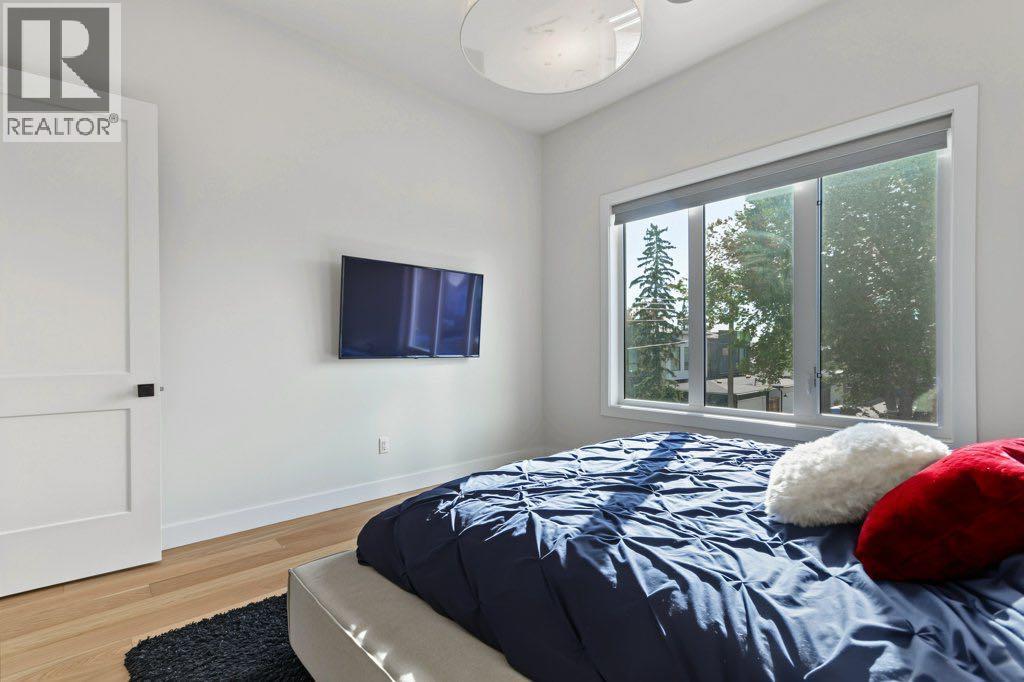 1906 43 Avenue Sw Property Photo 22