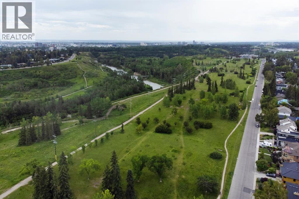 1906 43 Avenue Sw Property Photo 40