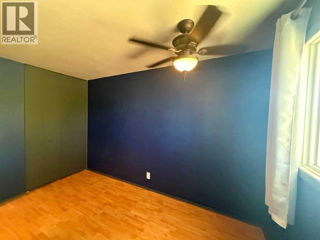 4925 52 Avenue Property Photo 10