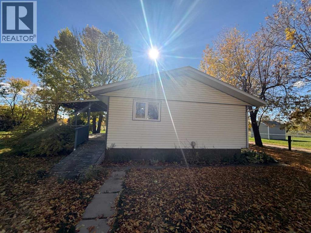 4925 52 Avenue Property Photo 15