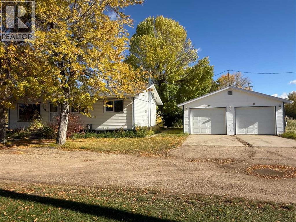 4925 52 Avenue Property Photo 18