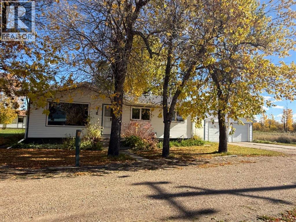 4925 52 Avenue Property Photo 23