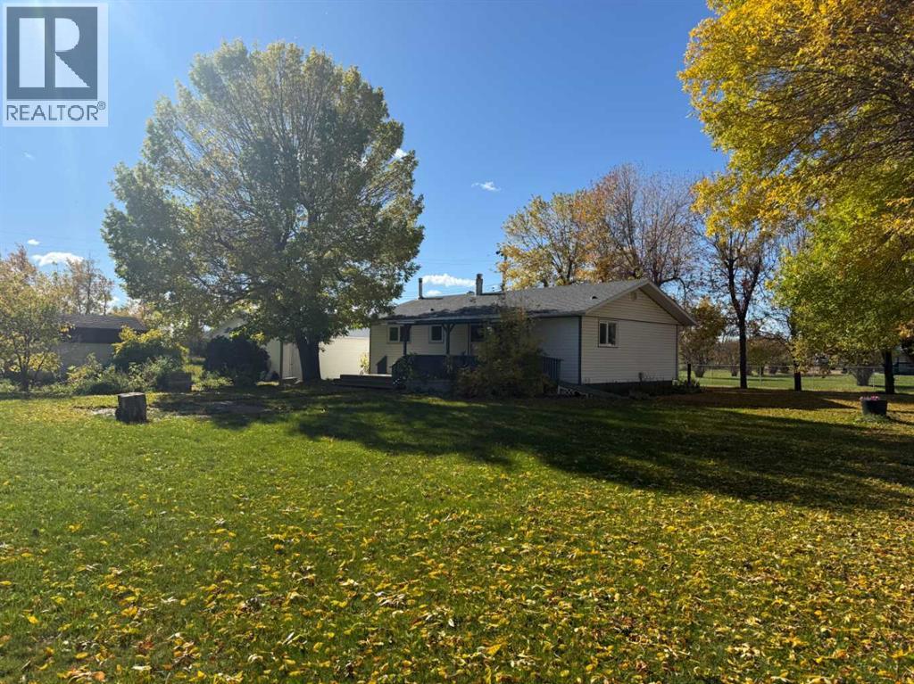 4925 52 Avenue Property Photo 24