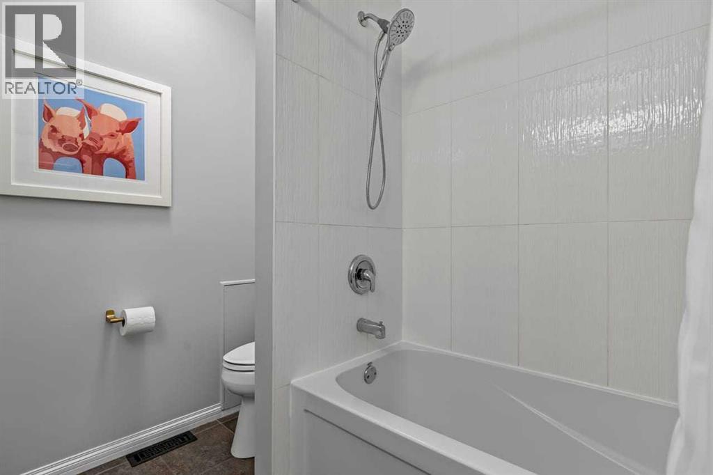232 Lake Wapta Rise Se Property Photo 14
