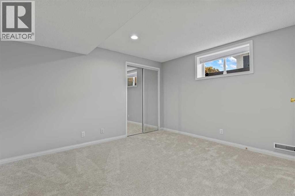 232 Lake Wapta Rise Se Property Photo 18