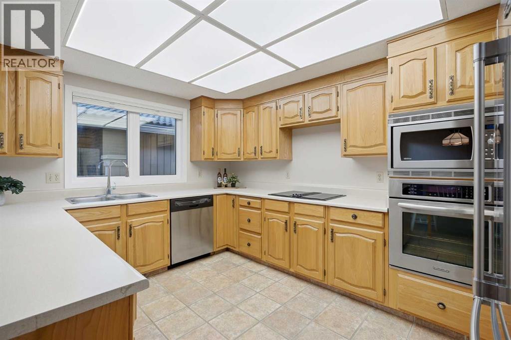 20 Midpark Crescent Southeast Property Photo 8