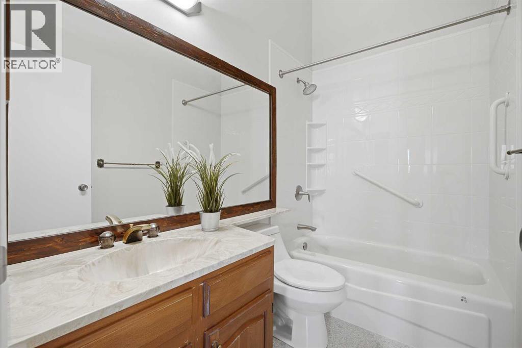 20 Midpark Crescent Southeast Property Photo 19