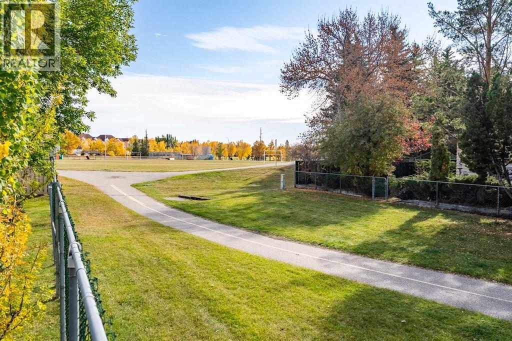 20 Midpark Crescent Southeast Property Photo 32