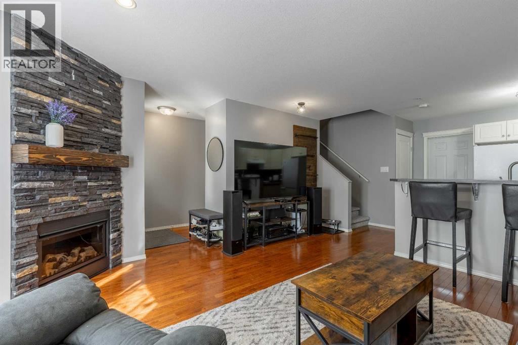 635 6 Street South Property Photo 6