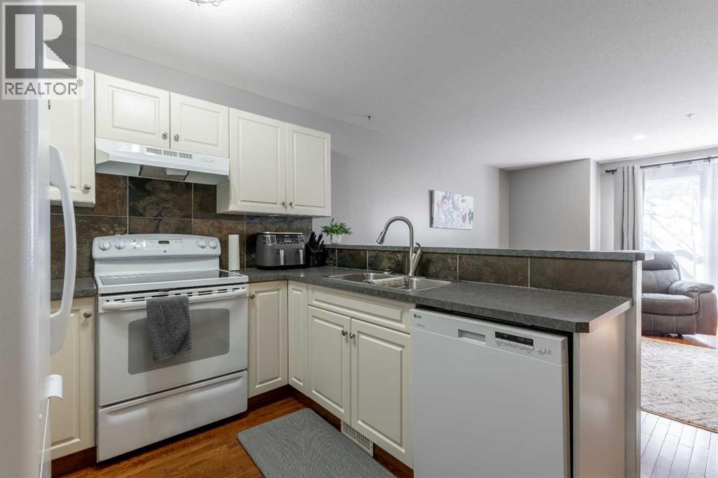 635 6 Street South Property Photo 8