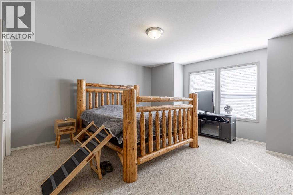 635 6 Street South Property Photo 9