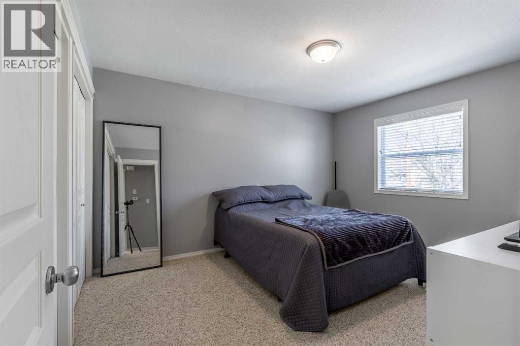 635 6 Street South Property Photo 14