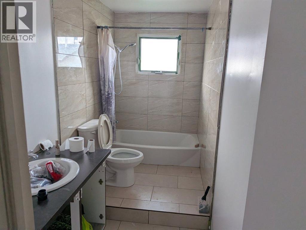 924 60 Street Se Property Photo 3