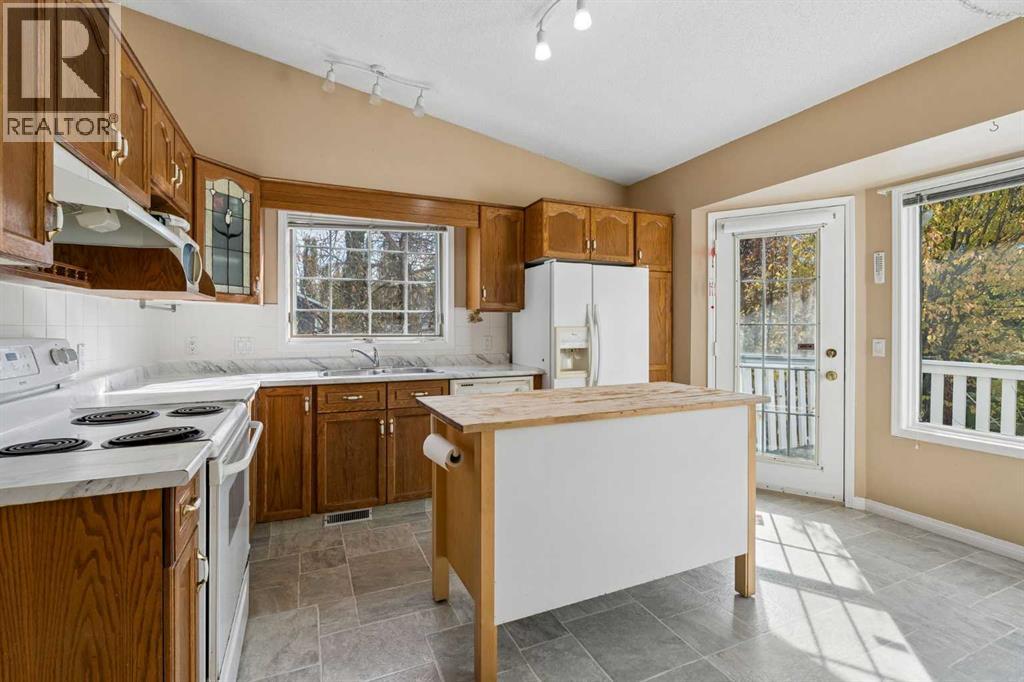 525 Shawinigan Drive Sw Property Photo 7