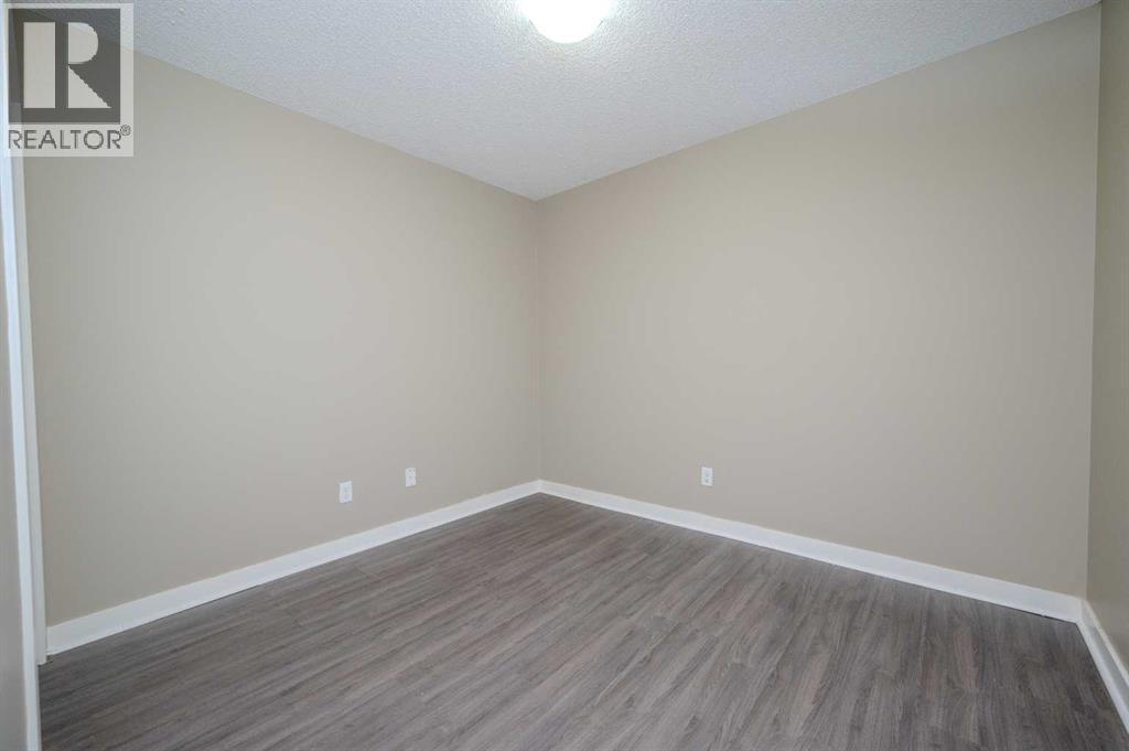 355 Taralake Way Northeast Property Photo 18