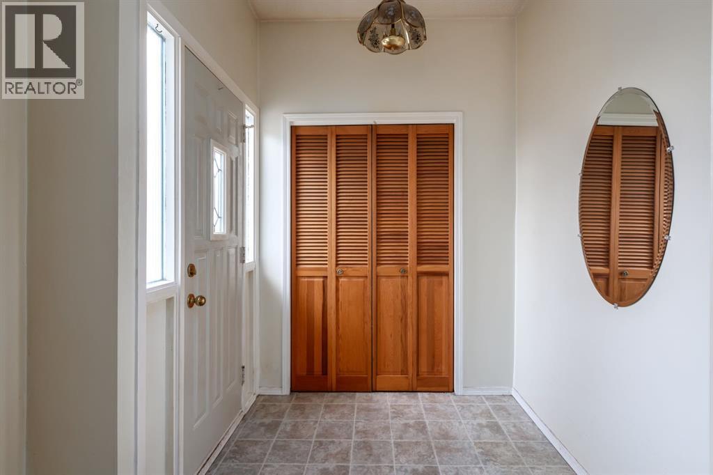4724 Nipawin Crescent Nw Property Photo 2