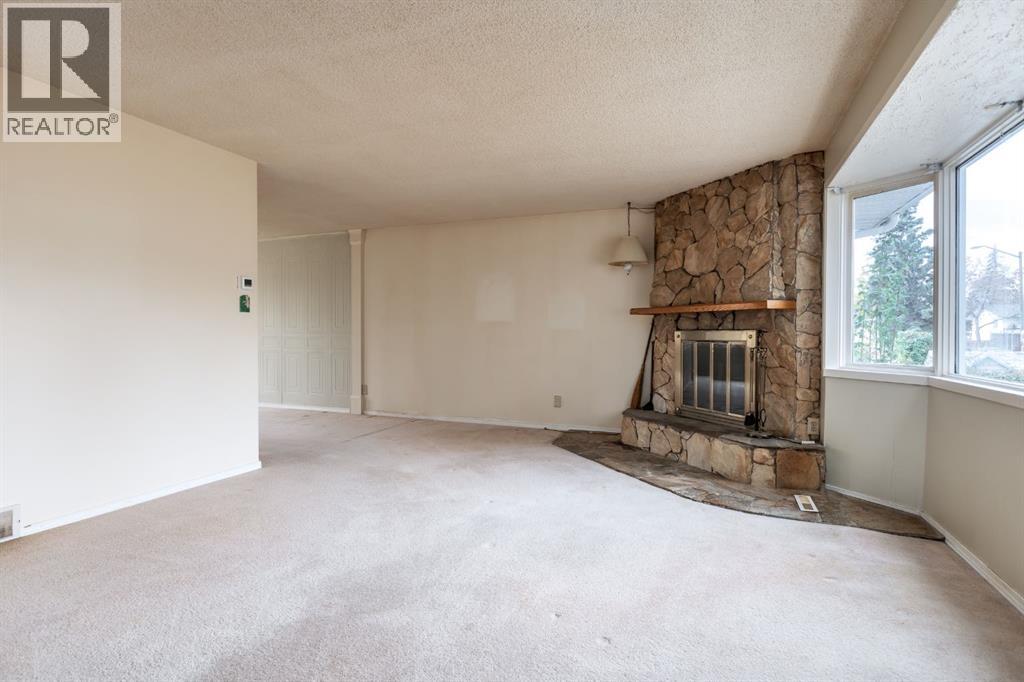 4724 Nipawin Crescent Nw Property Photo 3