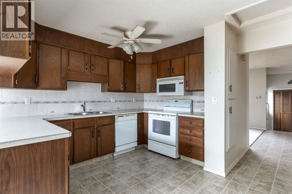 4724 Nipawin Crescent Nw Property Photo 7