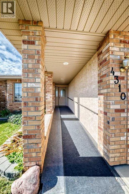 4310 60 Avenue Property Photo 4
