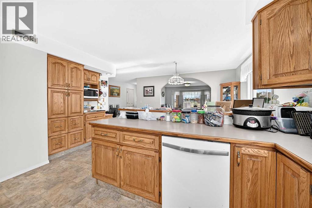 4310 60 Avenue Property Photo 8