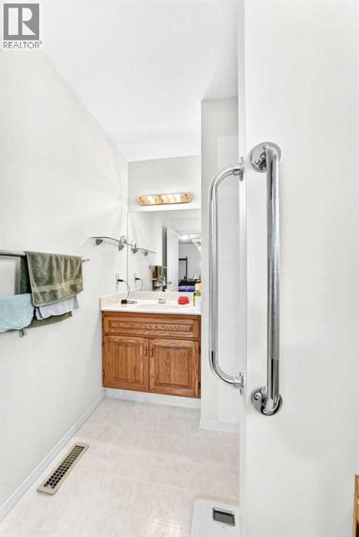 4310 60 Avenue Property Photo 21