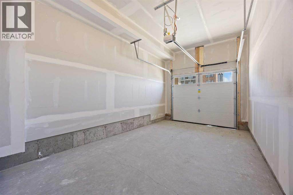 131 Greenwich Drive Nw Property Photo 22