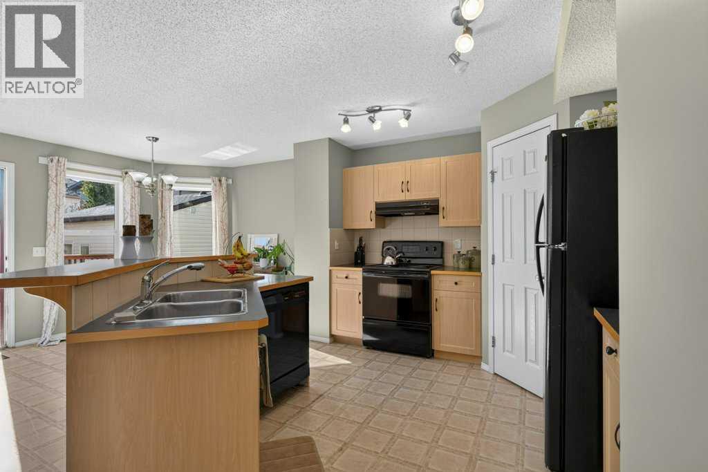 11 Cimarron Meadows Bay Property Photo 10