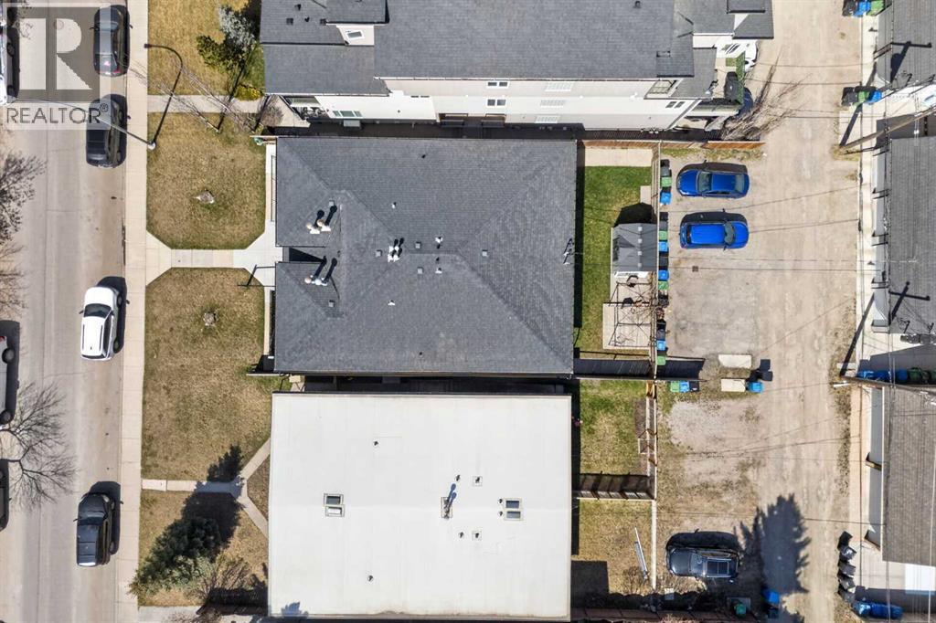 1920 31 Street Sw Property Photo 2