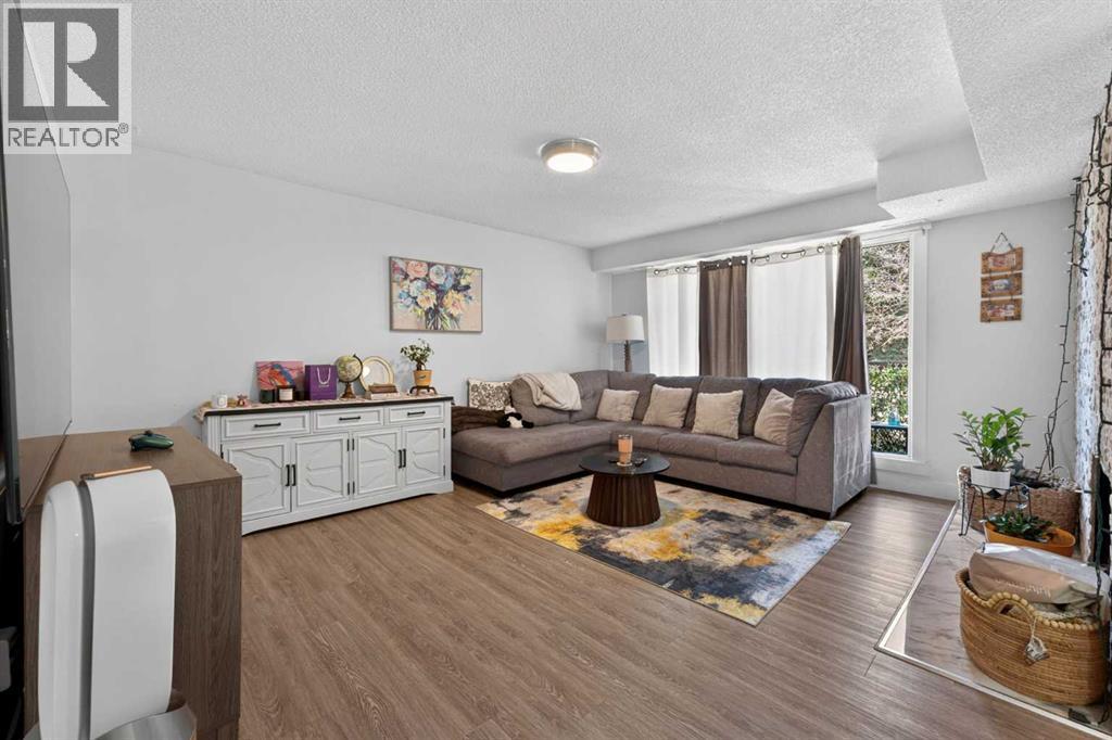 1920 31 Street Sw Property Photo 6
