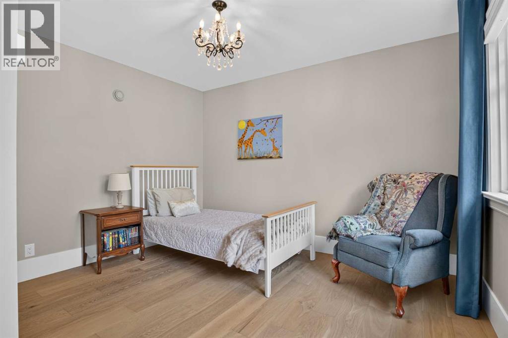 3017 3 Street Sw Property Photo 11