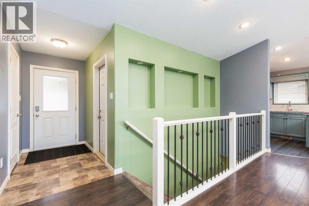 350 Mt. Sunburst Way W Property Photo 2