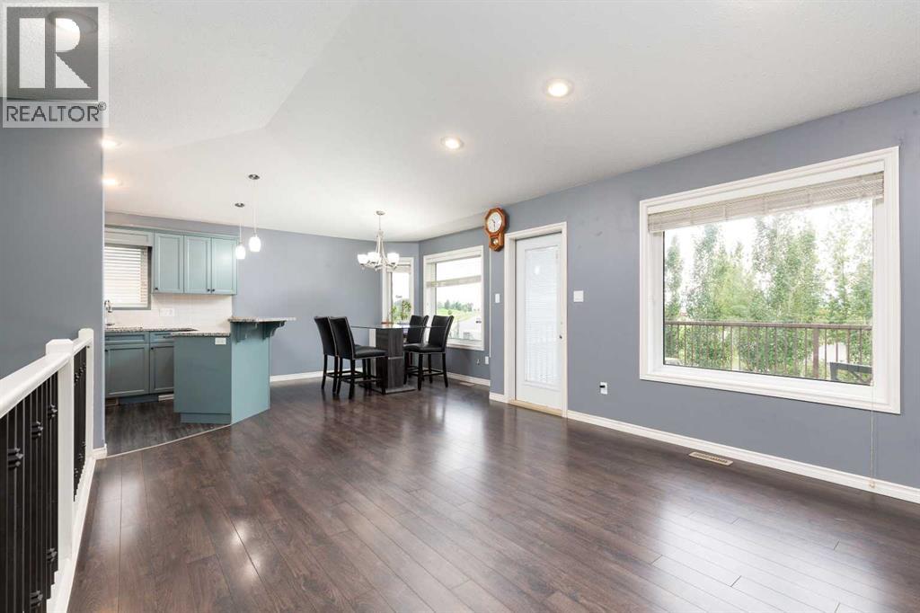 350 Mt. Sunburst Way W Property Photo 3