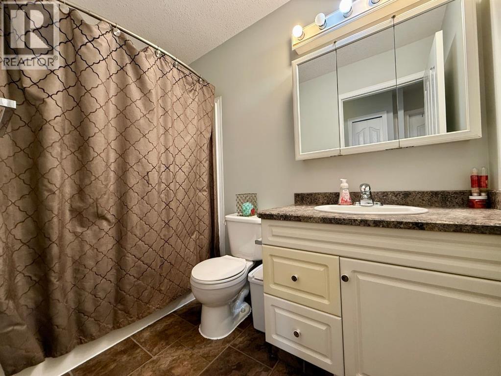 5010 47 Street Property Photo 10